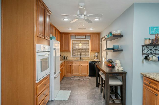 Kitchen | Image 9