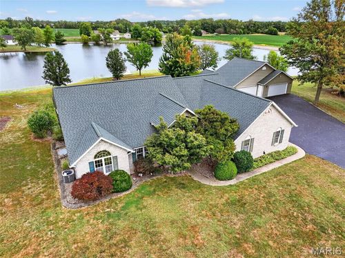 6051 Lakeside Dr, Waterloo, IL, 62298-2651 | Card Image