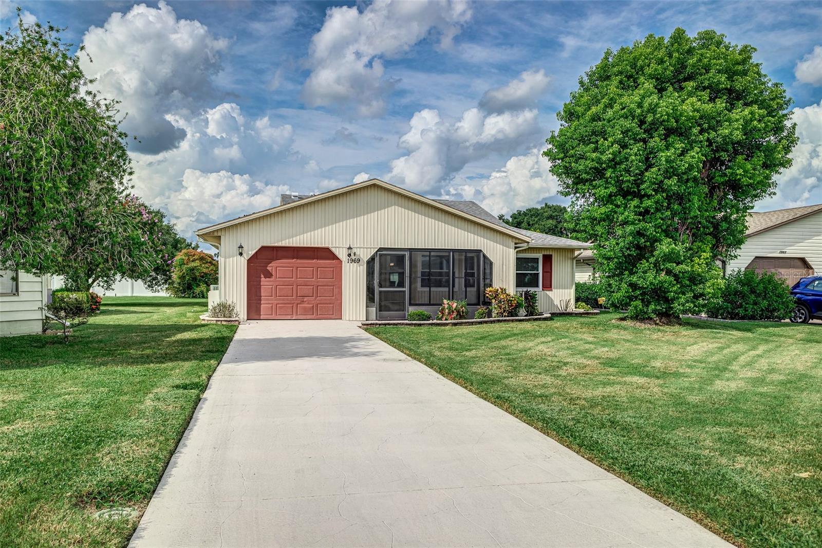 Prairie Dunes Cir, Lakeland, FL 33810