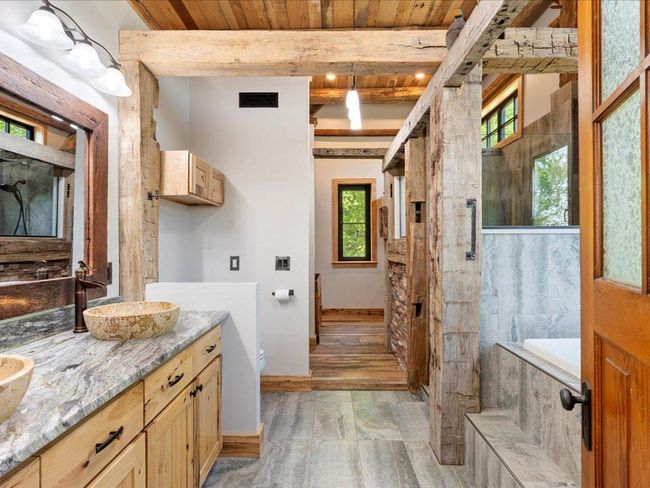 66653 County Road 533, House other with 4 bedrooms, 4 bathrooms and null parking in Effie MN | Image 23