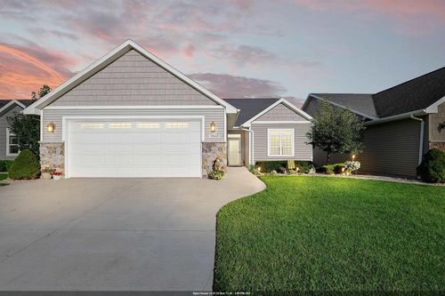 1860 N Margaret Street, GRAND CHUTE, WI, 54913 | Card Image