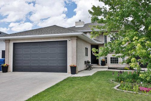 1102 24 Ave, Coaldale, AB, T1M1N4 | Card Image