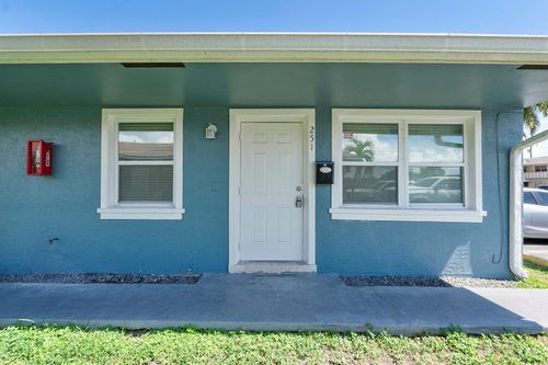 251-251 Ne 40th Street, Oakland Park, FL, 33334 | Card Image