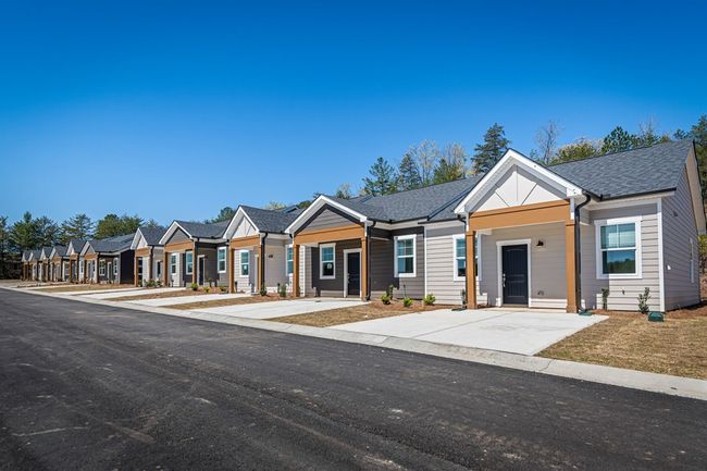 Unit 33 Grove Loop, Townhouse with 2 bedrooms, 2 bathrooms and null parking in Blue Ridge GA | Image 8