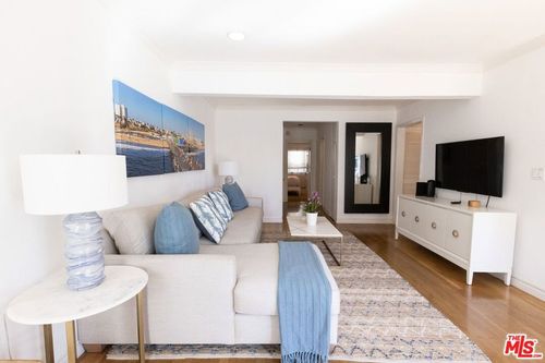 apt-3-2101 Ocean Ave, Santa Monica, CA, 90405-2290 | Card Image