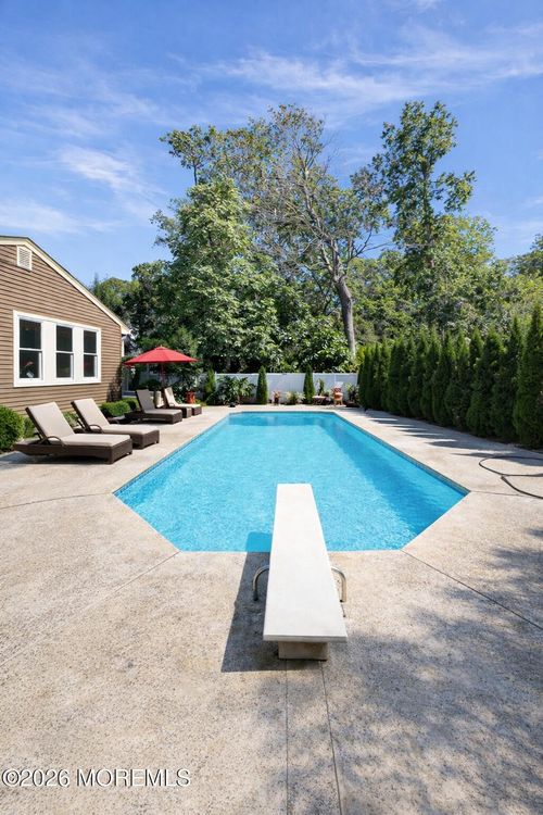 175 Delaware Ave, Oakhurst, NJ, 07755-1312 | Card Image