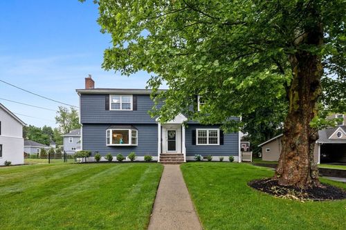 47 Brook Dr, Lynnfield, MA, 01940-2303 | Card Image