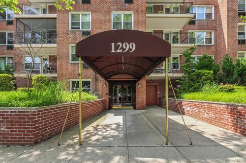 225-1299 Palmer Ave, Larchmont, NY, 10538-3125 | Card Image