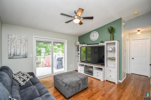 201 S Foss Ave Avenue, Sioux Falls, SD, 57110 | Card Image
