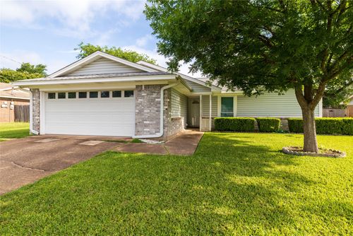 1309 Mercedes St, Benbrook, TX, 76126-2807 | Card Image