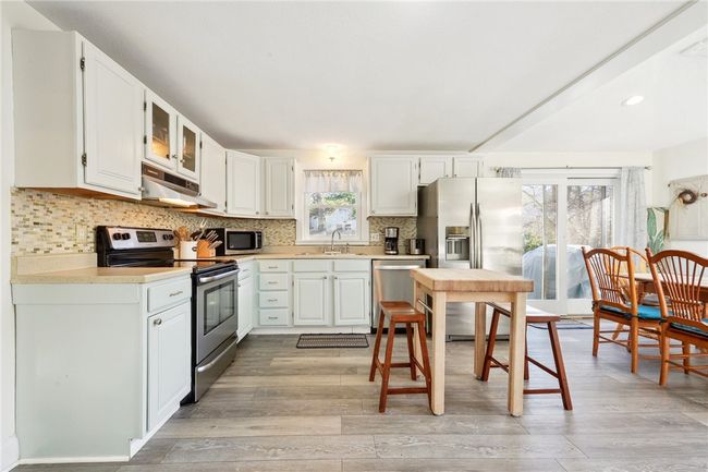 29 Wake Robin Trl, House other with 2 bedrooms, 2 bathrooms and 3 parking in Saunderstown RI | Image 6