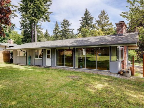 2429 Sutton Rd, Saanich, BC, V8N1J1 | Card Image