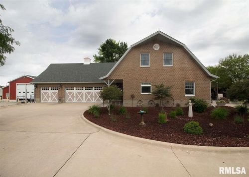 225 34th Ave, Rock Island, IL, 61201-5923 | Card Image