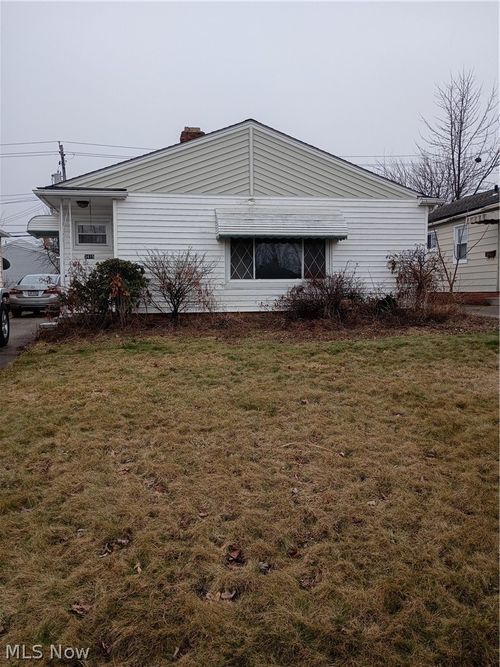 3415 Center Dr, Parma, OH, 44134-4613 | Card Image