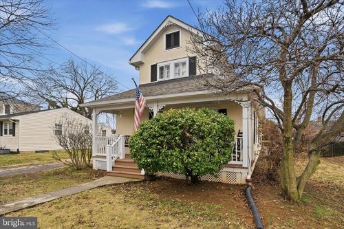 939 Woodland Ave, WINCHESTER, VA, 22601-5823 | Card Image