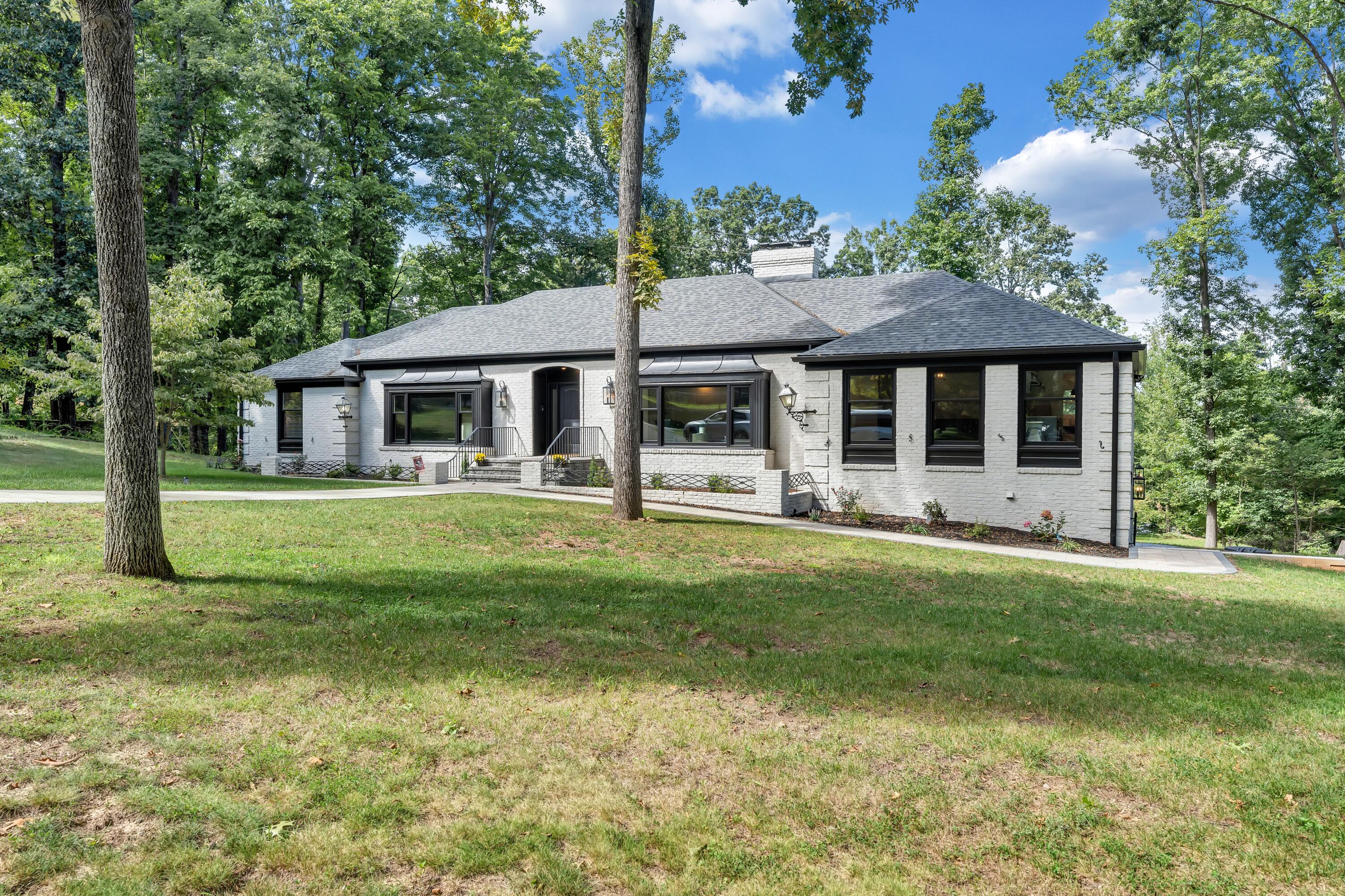 Hunting Hills Dr, Roanoke, VA 24018