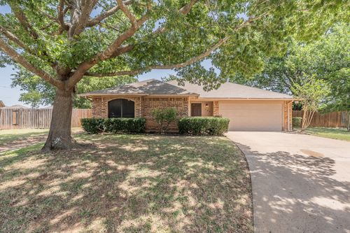 700 Mann Ct, Cleburne, TX, 76033-5271 | Card Image