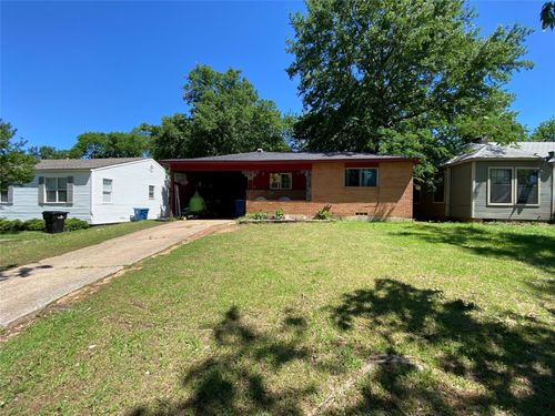617 W Bullock St, Denison, TX, 75020-6904 | Card Image