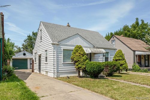 19591 Joann St, Detroit, MI, 48205-1725 | Card Image