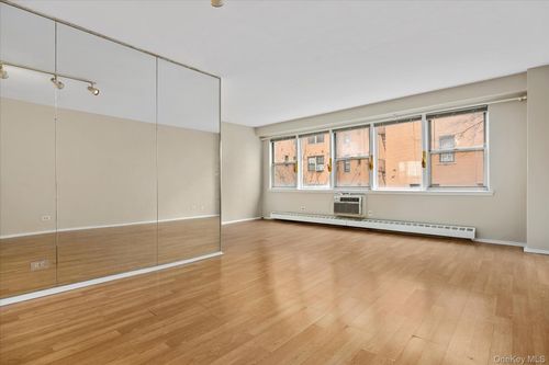 4b-87-15 165th St, Jamaica, NY, 11432 | Card Image