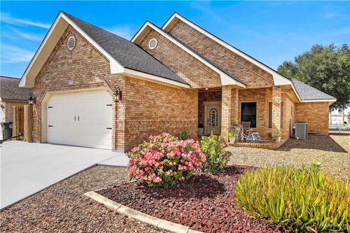 709 Lake View Dr, Mission, TX, 78572-7736 | Card Image