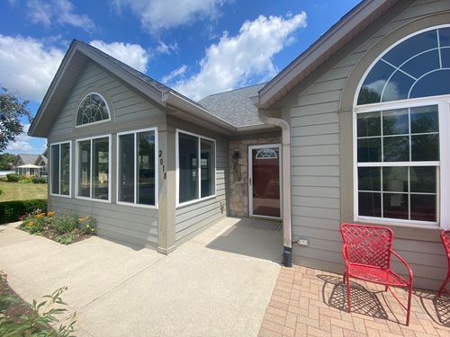 2018-2018 Olmstead Dr, Woodstock, IL, 60098-4114 | Card Image