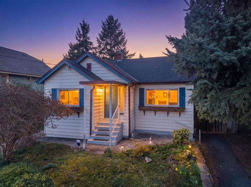 521 Garfield St, New Westminster, BC, V3L4A6 | Card Image