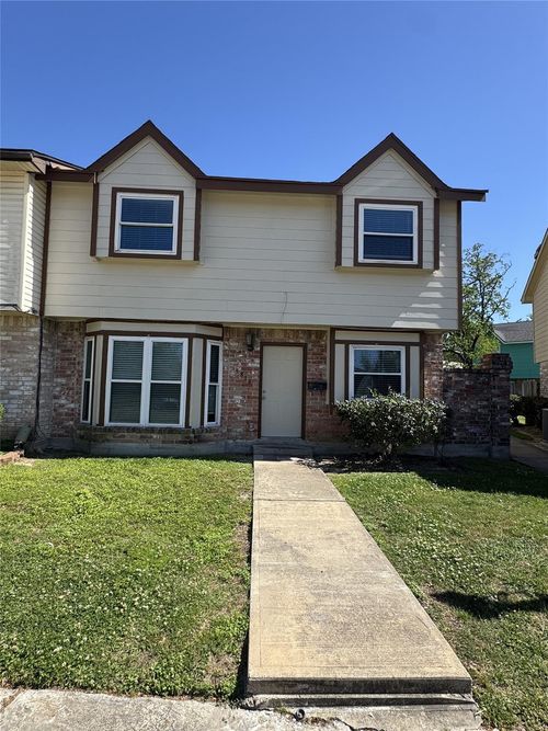 3818 Willow Springs Ln, Houston, TX, 77080-1543 | Card Image