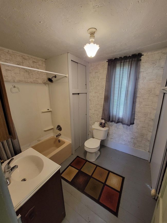 214 W Main St, House other with 1 bedrooms, 1 bathrooms and null parking in Lime Springs IA | Image 22
