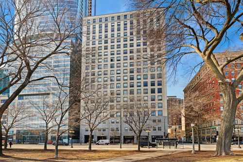 304-910 Michigan Ave, Chicago, IL, 60605-2276 | Card Image