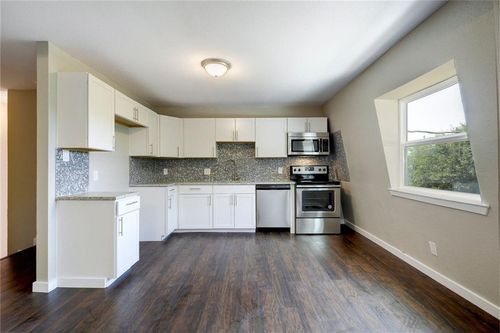 102-7204 Twin Crest Dr, Austin, TX, 78752-2523 | Card Image