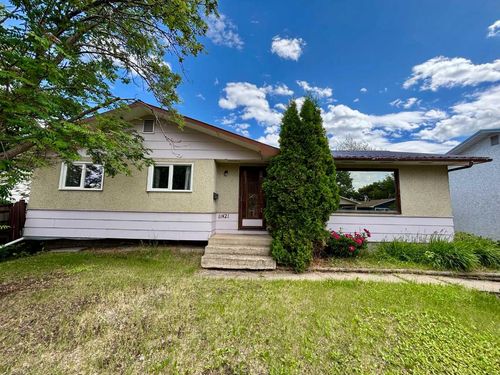 11421 96b St, Grande Prairie, AB, T8V3M8 | Card Image