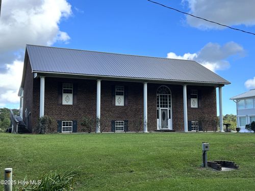 888 Sea Gate Dr, Newport, NC, 28570-9687 | Card Image