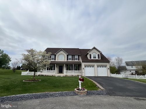 64 Yardley Ct, MARTINSBURG, WV, 25405-5772 | Card Image