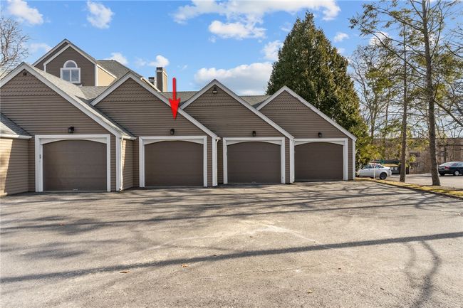 APT-5 - 400 Meshanticut Valley Pkwy, Condo with 2 bedrooms, 3 bathrooms and 2 parking in Cranston RI | Image 38