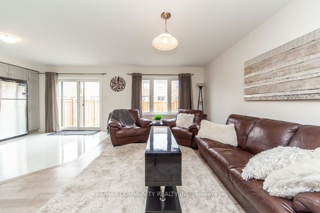 6 Westfield Dr, House attached with 3 bedrooms, 3 bathrooms and 1 parking in Whitby ON | Image 15