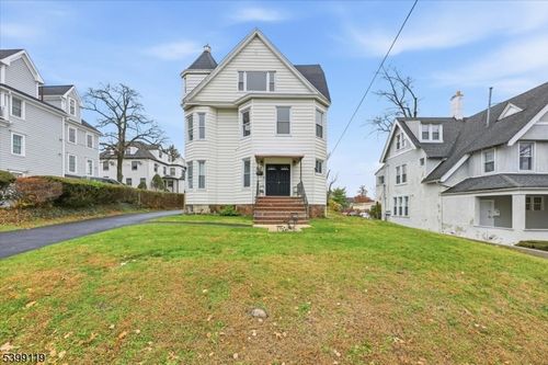 162 Walnut St, Montclair, NJ, 07042-3802 | Card Image