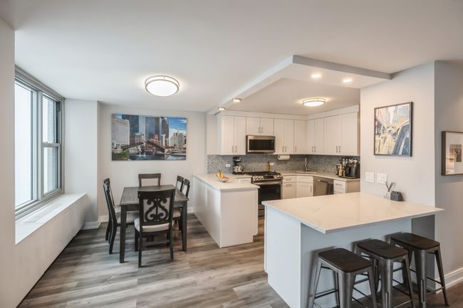 APT-2410 - 400 E Randolph St, Condo with 2 bedrooms, 2 bathrooms and 2 parking in Chicago IL | Image 7
