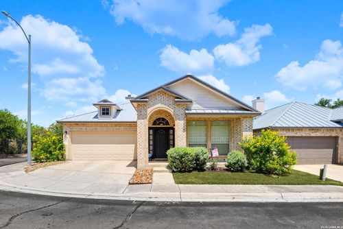 27 Fonthill Way, San Antonio, TX, 78218-6030 | Card Image