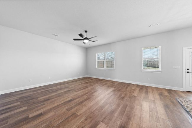 17008 Wind Chime Dr, House other with 3 bedrooms, 2 bathrooms and 4 parking in Manor TX | Image 4