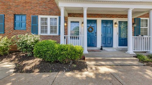 9188 Wrenwood Ln, Brentwood, MO, 63144-1651 | Card Image