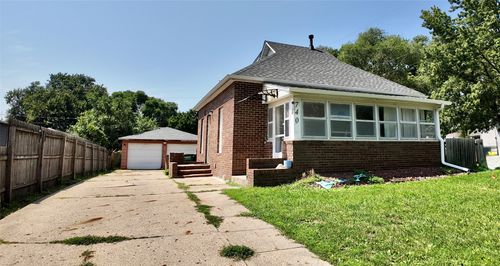 740 9th St, West Des Moines, IA, 50265-3642 | Card Image