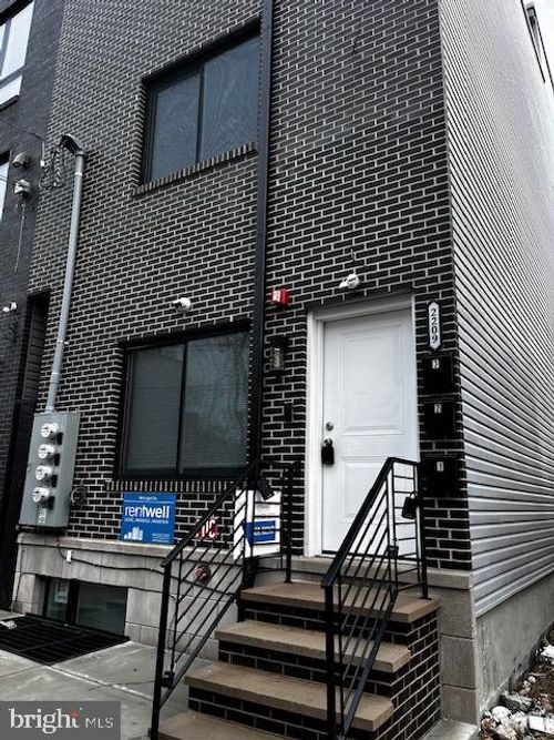 2209 N 7th St, PHILADELPHIA, PA, 19133-2152 | Card Image