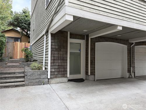 b-158 15th Ave, Seattle, WA, 98122-5617 | Card Image