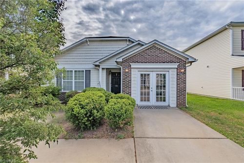 785 Runningbrook Ln, Rural Hall, NC, 27045-9822 | Card Image