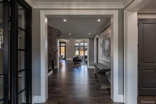 5799 Blandford Ct, Bloomfield Hills, MI, 48302-4007 | Card Image
