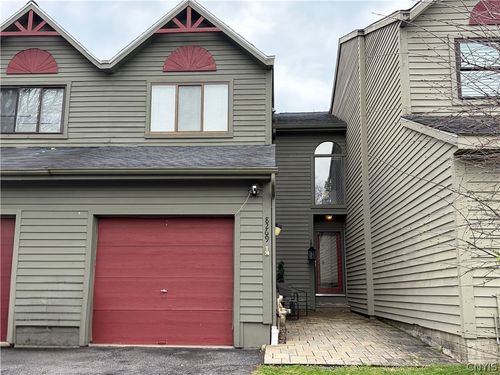 8269 Honeysuckle Dr, Liverpool, NY, 13090-6840 | Card Image