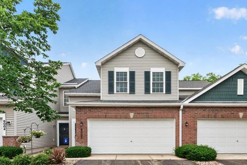 8002 Stratford Cir S, Shakopee, MN, 55379-3143 | Card Image