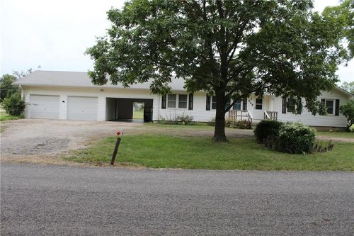 203 S Jefferson Ave, La Harpe, KS, 66751-1203 | Card Image