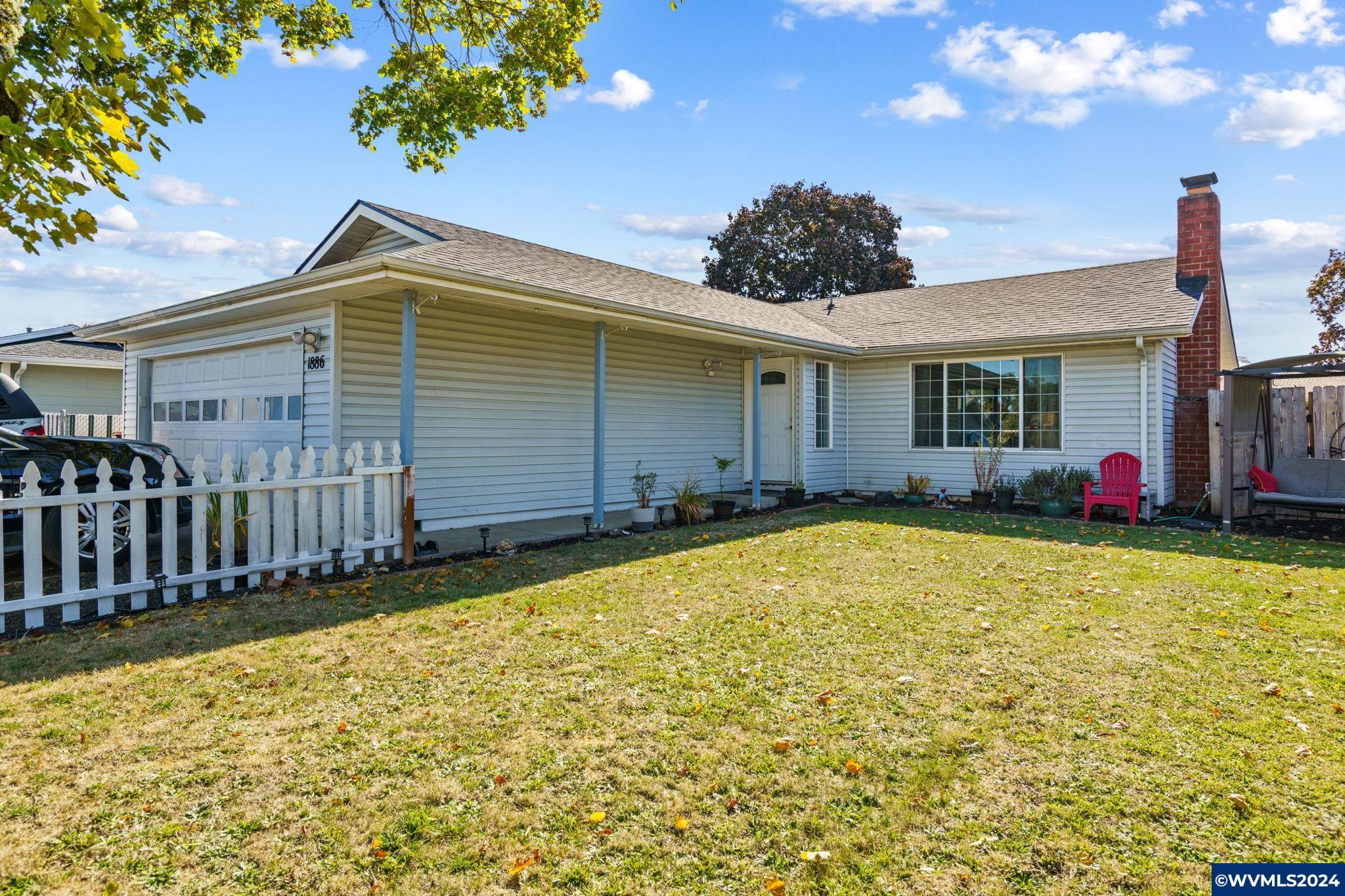 Moraga Ave, Albany, OR 97322